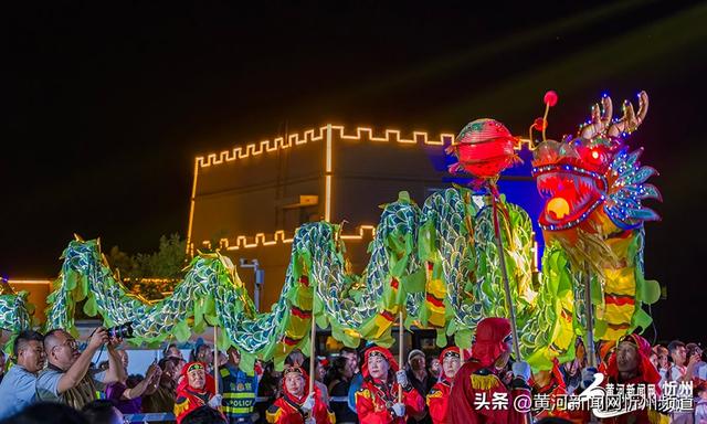偏关：非遗之夜让长城“开口讲故事”