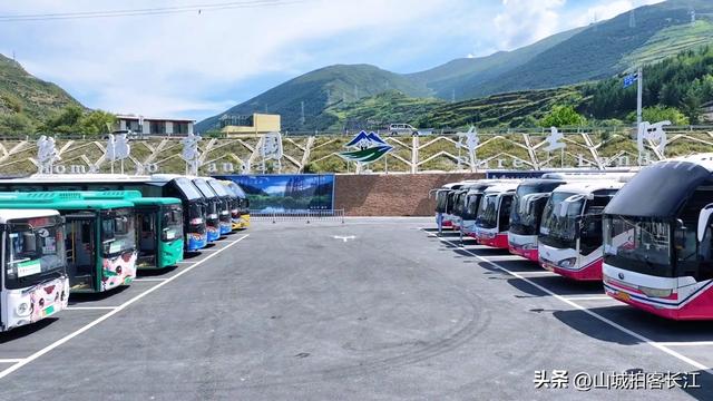 四川北部的十八线小城，不仅有机场和高铁站，还有一大堆绝美景点