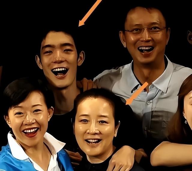 原来陈小艺的儿子就是他，不靠父母靠演技，是“妈宝”也是骄傲！
