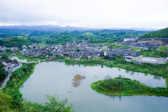 青岩古镇：贵阳唯一的国家5A级旅游景区，何以成“贵州版丽江”？