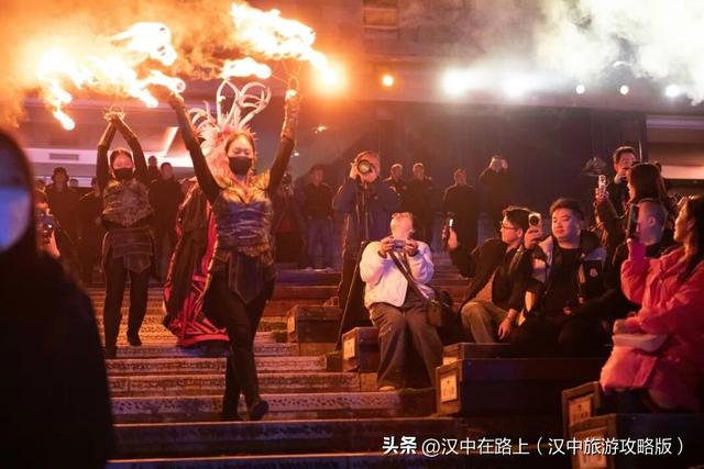 来汉中不看这个真的会后悔！《火神传奇》铁花火雨太炸了！