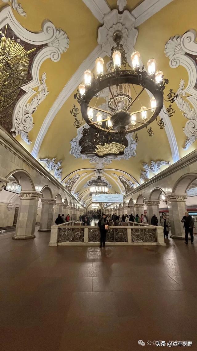 欣赏莫斯科地铁站建筑与艺术——俄罗斯十日赏秋纪行之十一