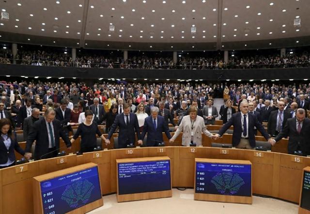 果然不出默克尔所料	，27国枪口一致瞄准中国，欧洲正滑向第三世界