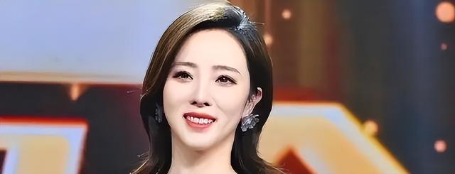 落地的凤凰不如鸡？看离开央视为钱奔波的李思思，真叫康辉说对了