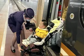 今天，铁路迎来“五一”客流最高峰，上海三大火车站24小时开放图片