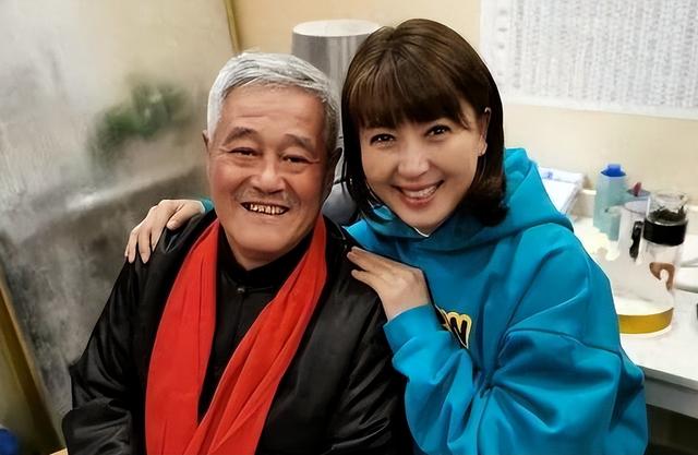 53岁晚节不保？踩着赵本山上位的闫学晶，终是为荒唐行径买了单