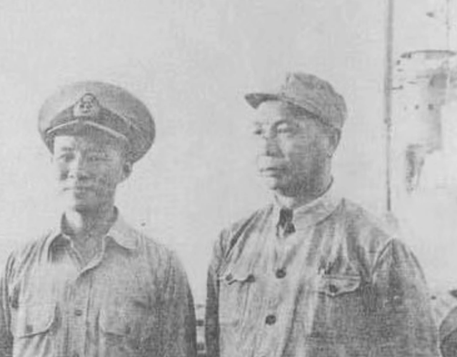 起义将领嫌解放军文化低不肯配合，毛主席问：你们是国民党员吧？