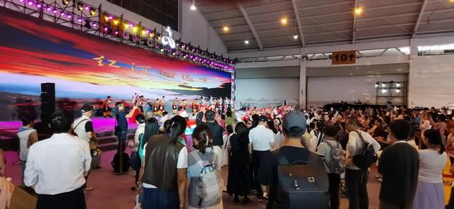“文化中国行”红河专场燃爆云南文博会 多彩非遗与文旅魅力惊艳全场