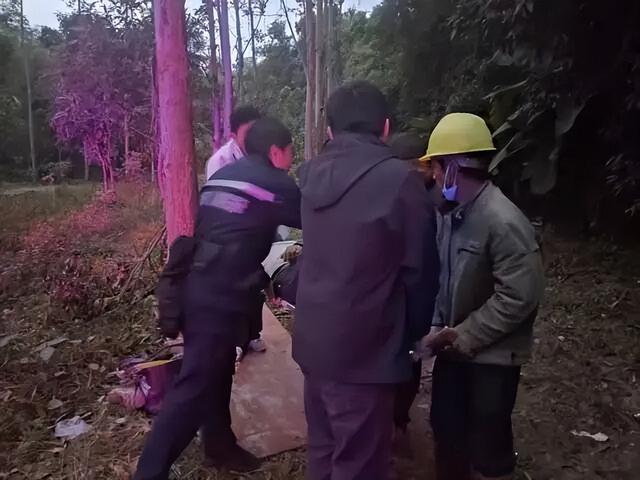 父亲上山伐木后失联，广东15岁男孩紧急报警，称曾接到微信视频求助