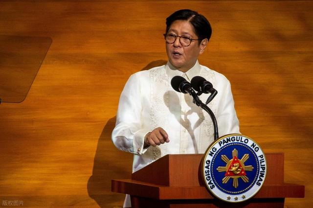 菲律宾闯大祸了，中方发大火，已通知后果自负，菲坐滩船迎来结局