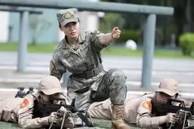 能舞更能武！这个驻澳女兵太飒了！图片