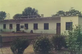 姑姑去世，前姑父来帮整理遗物发现一日记本，他蹲院子里泣不成声图片