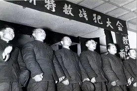 功德林“公敌”郑庭笈，每逢喊狱友洗澡，所有人都大骂要死你先死图片