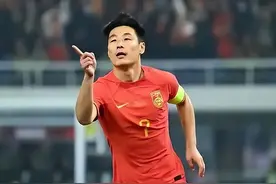 离谱！国足运动员各个开豪车，韦世豪座驾最亮眼，王大雷的最贵图片