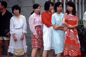 风靡全国的“的确良”消失了？其实是换了名字，如今很多人还在穿图片