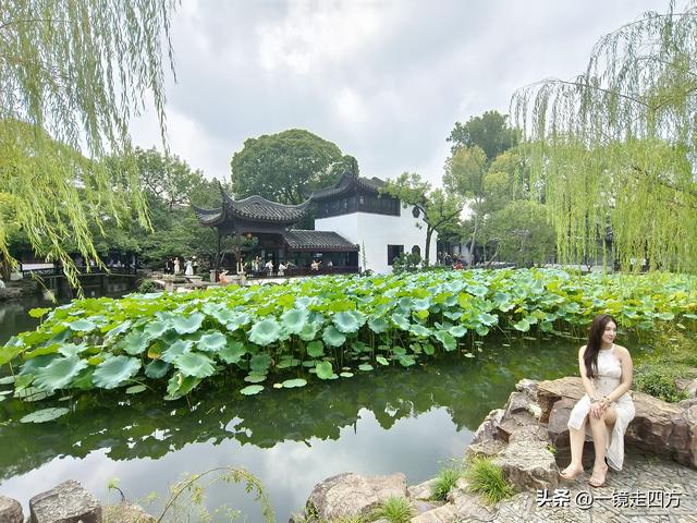 临近国庆，在还很闷热的天气里，游览市内现存最大的园林拙政园