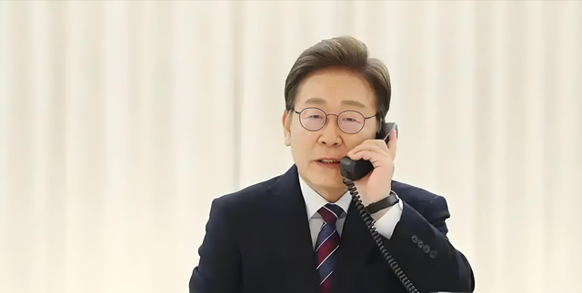 首个拒绝北京阅兵的总统出现，正式通告，降格对待中国