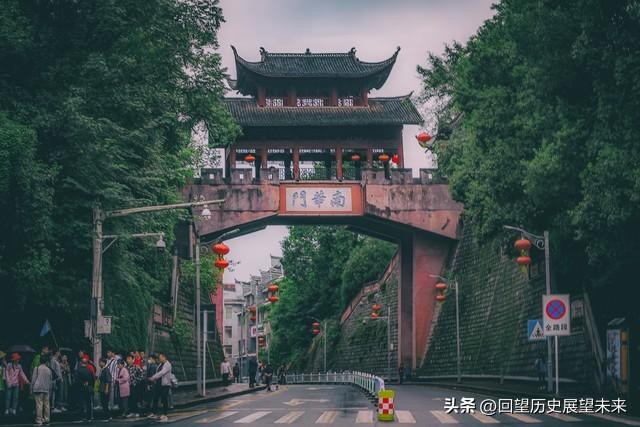 凤凰古城简介