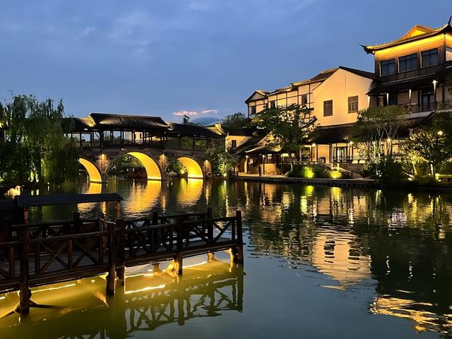 商业化是天敌？古镇遇冷陷“复制粘贴”困局，如何才能玩出新花样