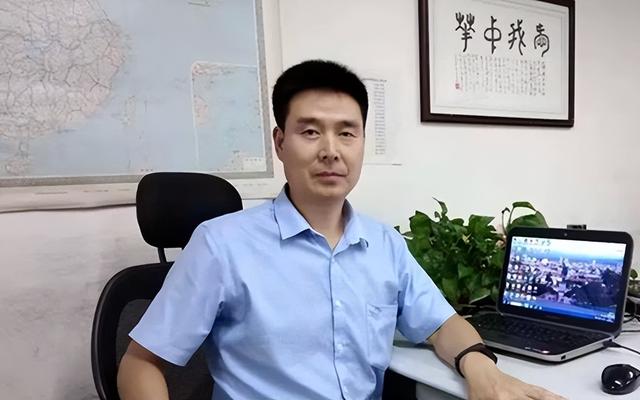 圆梦乐山：探秘乐山大佛的微笑与传奇