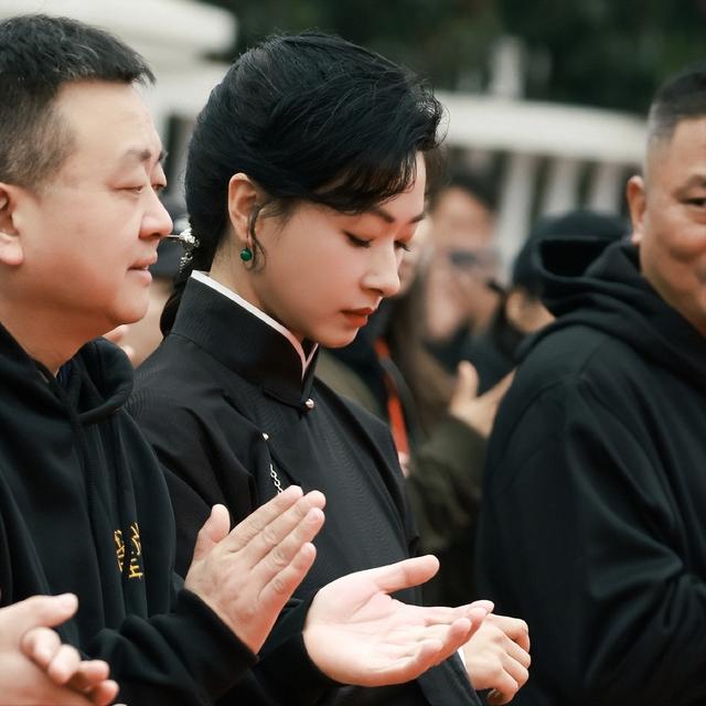 因长的太漂亮	，七次拒绝导演“要求	”被封杀，43岁终凭实力拿影后