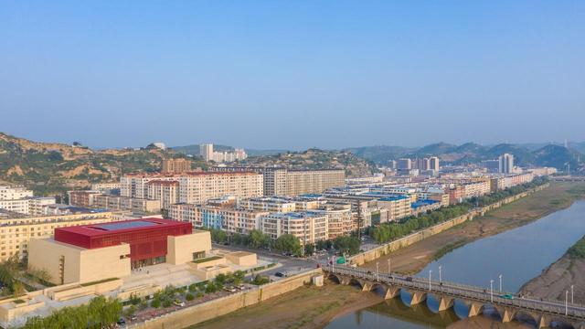 陕西面积最大城市，相当于4个西安，也是陕西最富的城市