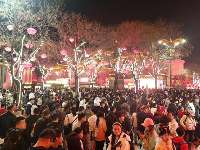 2026马年春节假期，全国最堵十大景区出炉：一眼望不到边的人头！