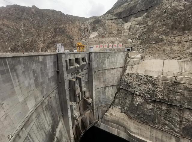 青海悄悄干大事!这8个“超级工程”将彻底改变你的生活!