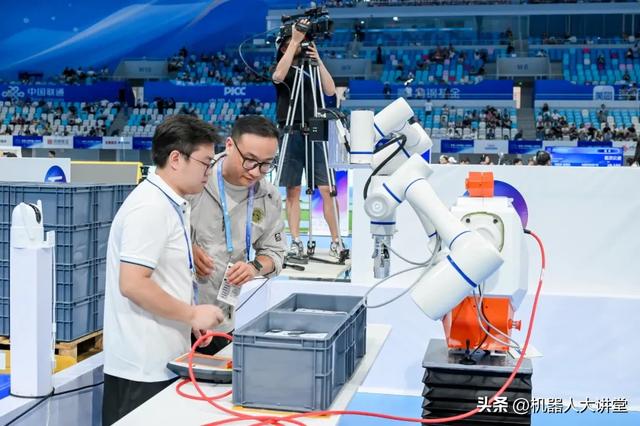 携手天工包揽前三！领益智造双冠加冕！中国智造新名片背后的突围