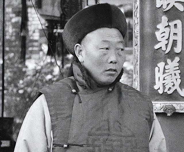 古代太监净身到底是割蛋还是割鸡？他们说话的声音真的是娘娘腔？