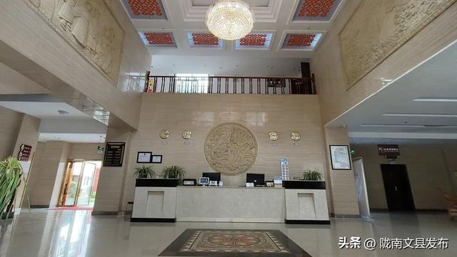 文县双节盛景：天池映月话团圆，白马欢歌越千年