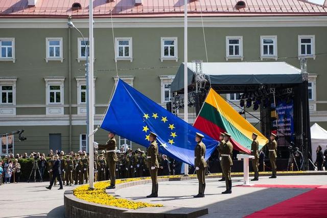 禁止所有中国外交官入境，不让两岸统一，这个国家比美国还要嚣张