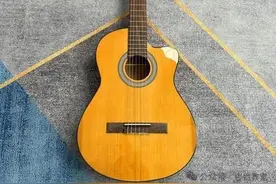 【开心周末】10首适合吉他弹唱歌曲（附吉他谱），弹出来好心情图片