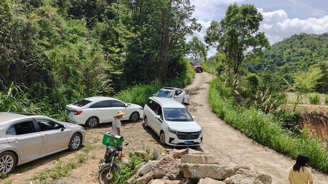 上当了！玩水挖沙捞鱼露营“宝藏地”，荷泗长潭水电站原来这样的