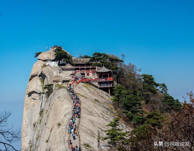惊呆了！男子登顶华山直接先做十大碗。