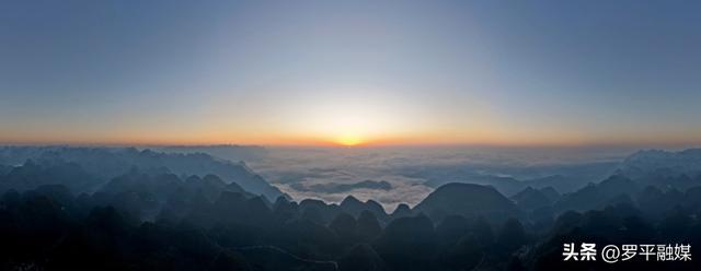 罗平：那色峰海景色美