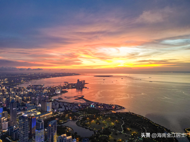 海口湾上空绝美的7月的晚霞（多图）