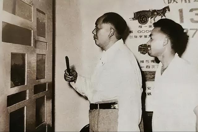 1965年，毛主席宴请刚回国的李宗仁，问：你知道我靠什么吃饭吗？