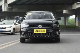 上汽大众朗逸新锐出众款上市，售价7.999万-8.799万图片