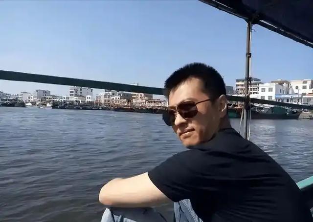 从确诊到去世仅15天，“央视最帅主持人”的遭遇为人们敲响警钟