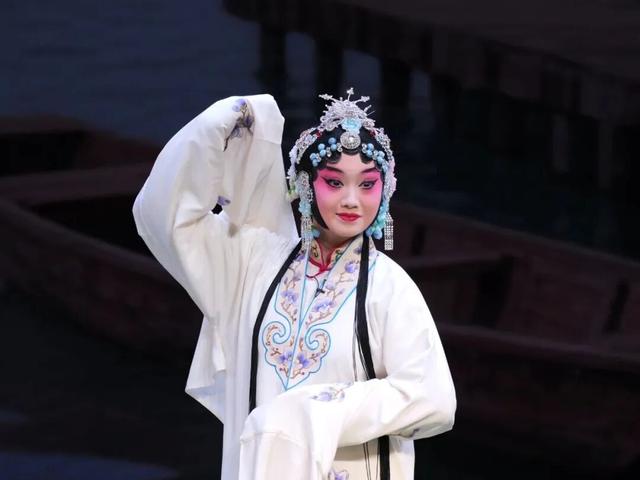 国庆中秋游，黄鹤楼开启超长待机模式