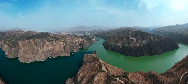 甘肃永靖：黄河在此变清，邂逅一场蓝与黄的奇迹相遇