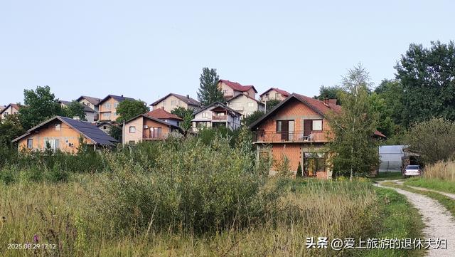 波-赛自由行第1天：住萨拉热窝机场附近，民宿不错，与当地人互动