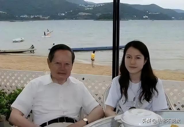 103岁巨擘杨振宁去世！49岁娇妻翁帆怎么办？其实他早有安排