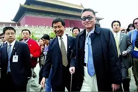 李敖来大陆,3举动证明他说的:"唯毛主席值得我喊万岁,他人不配!"图片