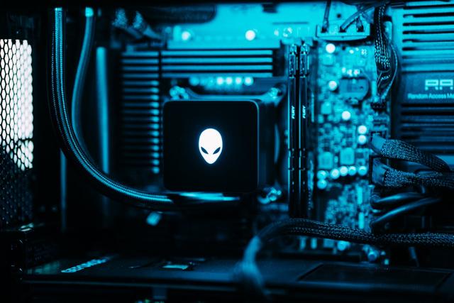 Alienware外星人Area-51台式机评测：游戏天花板体验是什么样？