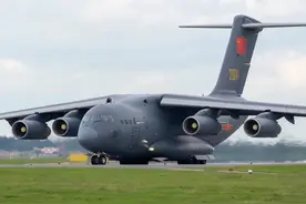 运-20运输机一次可运载多少士兵？最多可达2个连的兵力图片