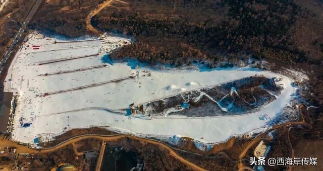 这个冬天，来融创藏马山滑雪场滑雪吧！