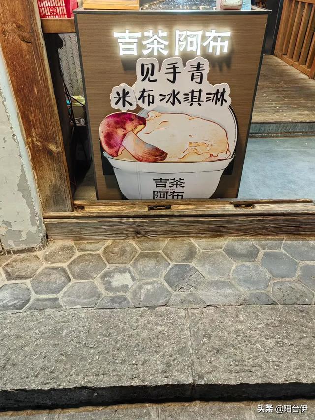 夜游大理古城：繁华背后的别样体验