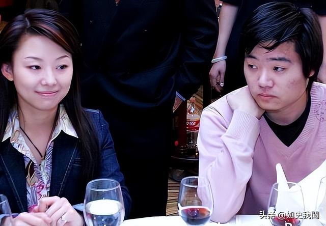 43岁潘晓婷至今单身，身材傲人却无人敢娶，潘爸爸后悔当初管太严